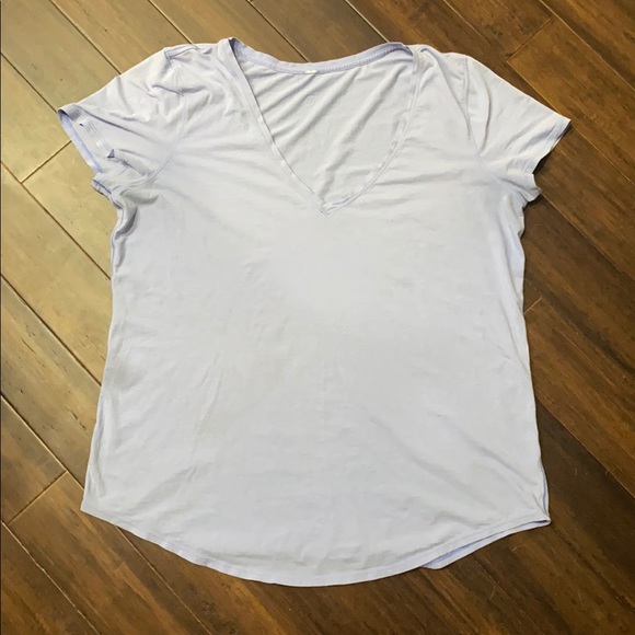 Lulu lemon tee EUC - Picture 1 of 2